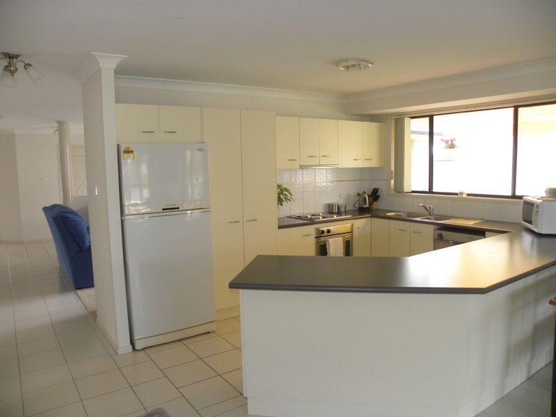 10 Greenhaven Circuit, Woongarrah NSW 2259