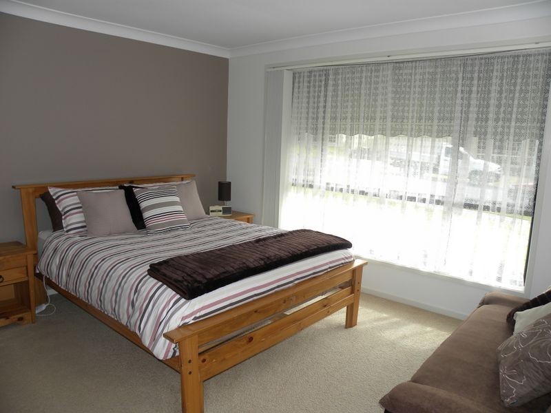 10 Greenhaven Circuit, Woongarrah NSW 2259