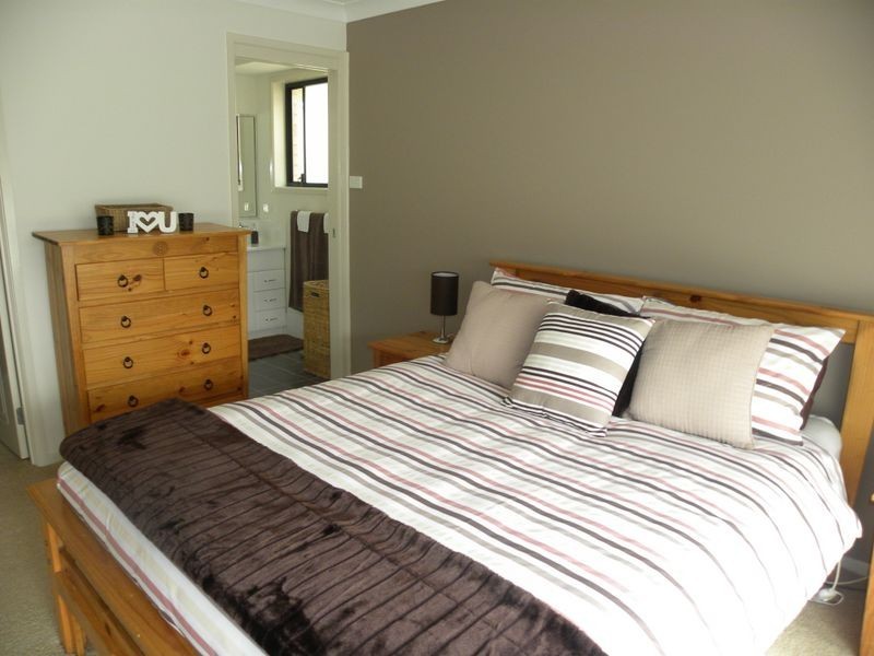 10 Greenhaven Circuit, Woongarrah NSW 2259