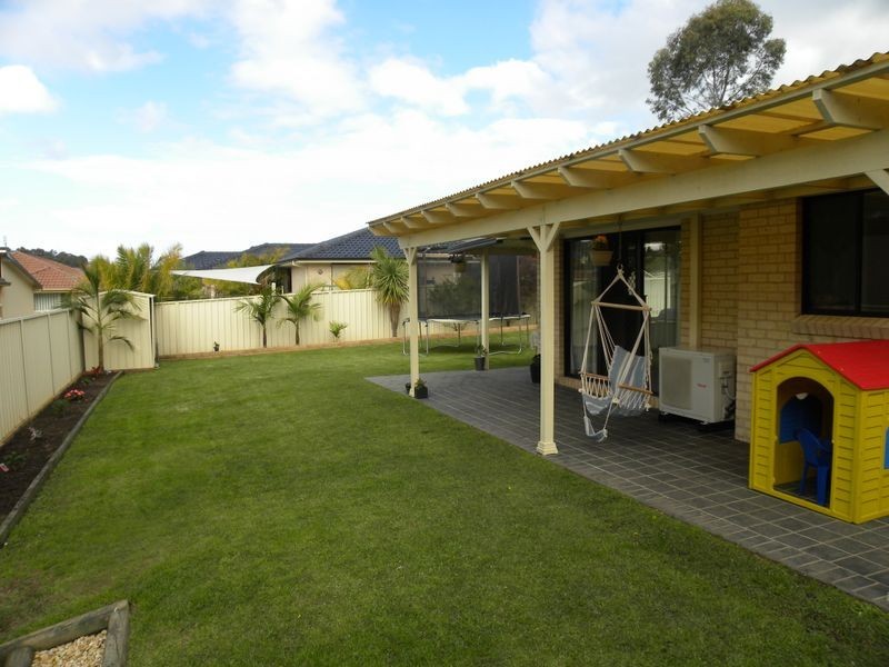 10 Greenhaven Circuit, Woongarrah NSW 2259