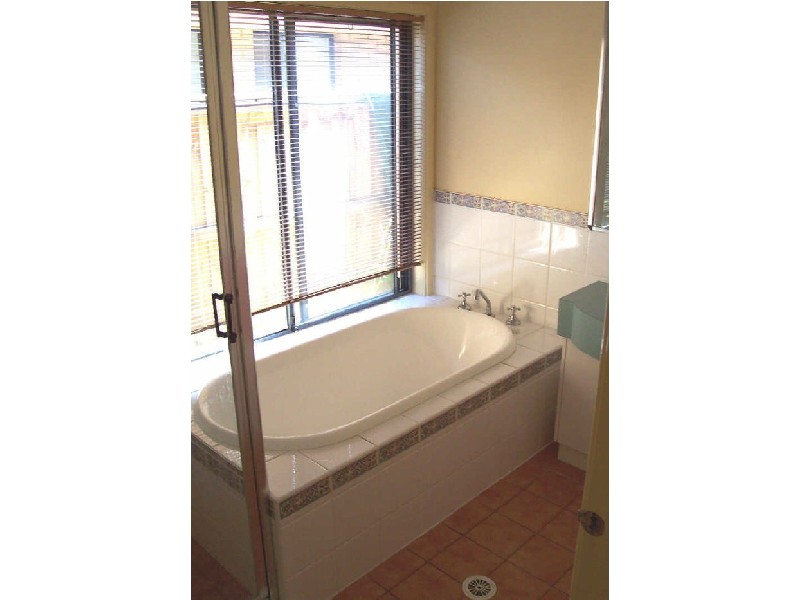 33 Harrington Close, Watanobbi NSW 2259