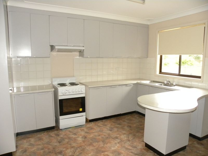 40 Warner Avenue, Wyong NSW 2259