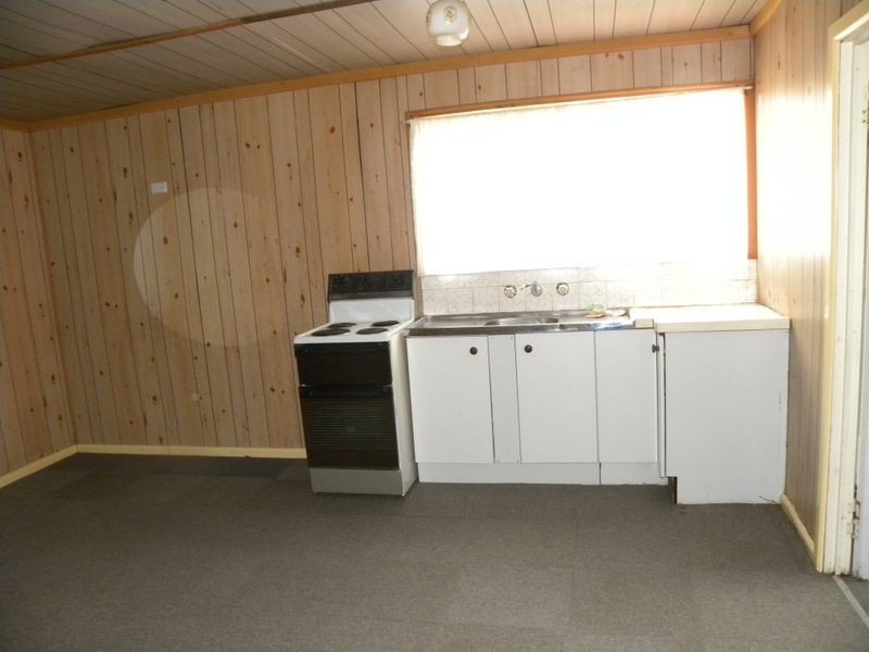 40 Warner Avenue, Wyong NSW 2259