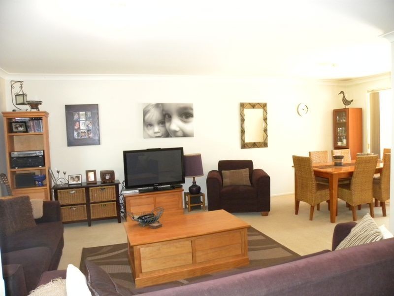 8/11 Wagners place, Mardi NSW 2259