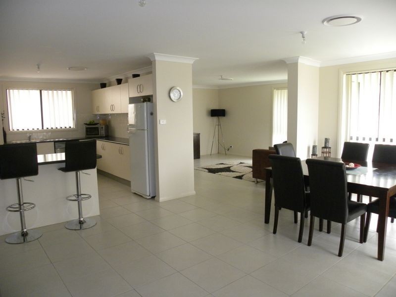 5 Greenhaven Circuit, Woongarrah NSW 2259