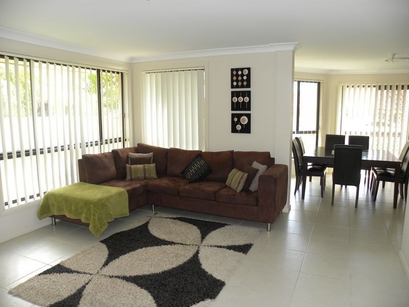 5 Greenhaven Circuit, Woongarrah NSW 2259
