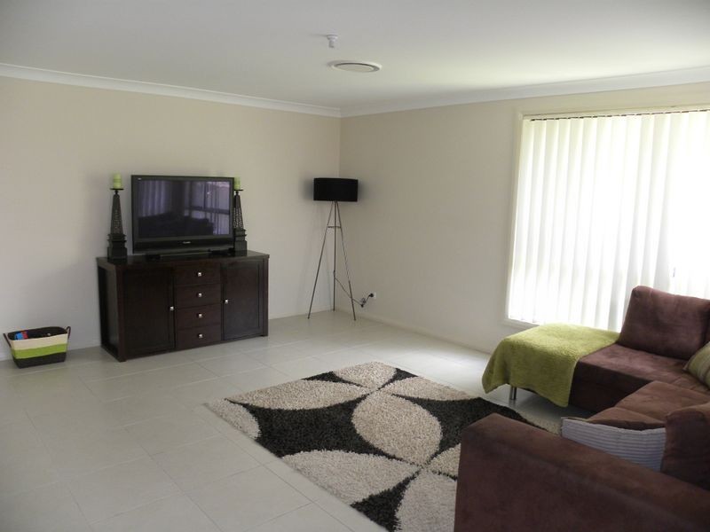 5 Greenhaven Circuit, Woongarrah NSW 2259