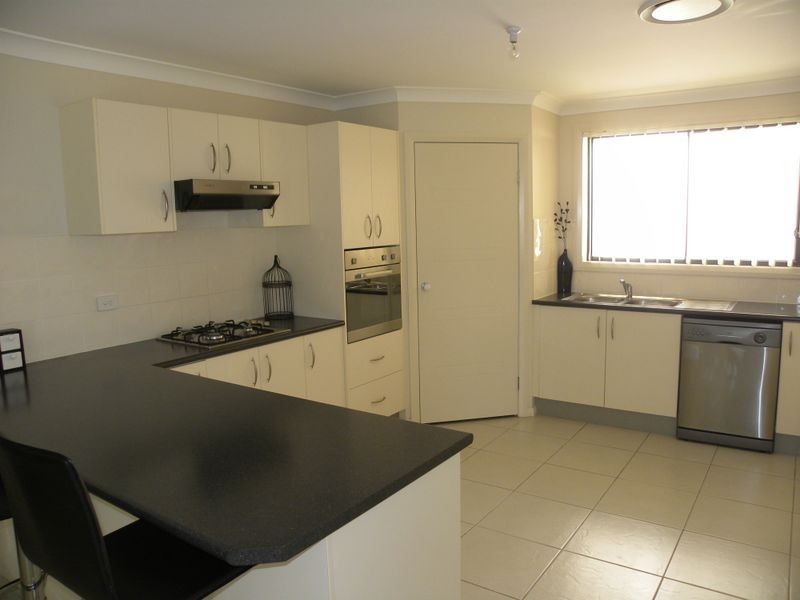 5 Greenhaven Circuit, Woongarrah NSW 2259