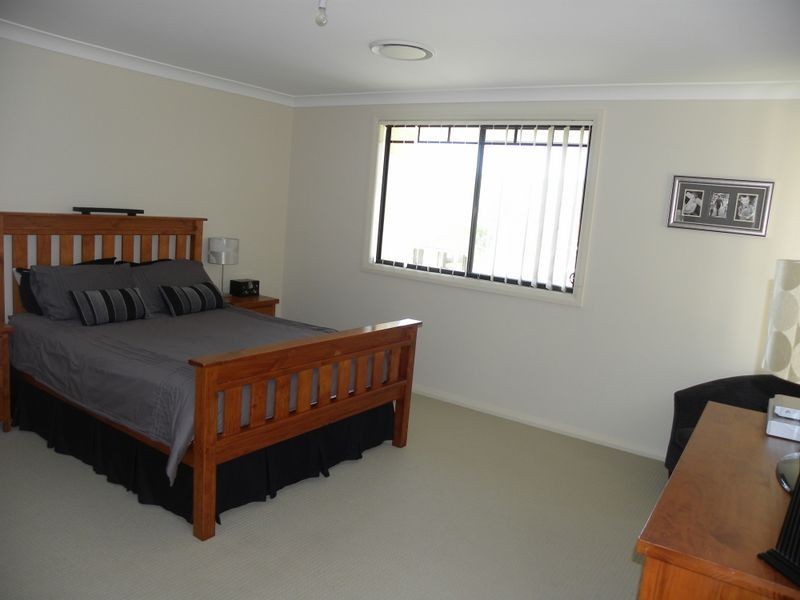 5 Greenhaven Circuit, Woongarrah NSW 2259
