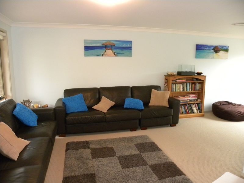 819 Settlement Drive, Wadalba NSW 2259