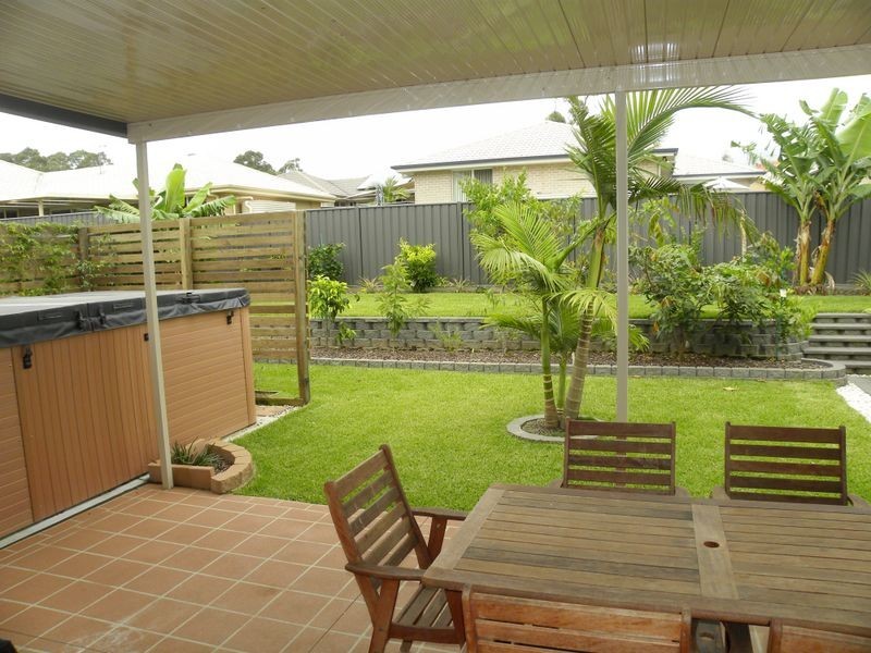 819 Settlement Drive, Wadalba NSW 2259