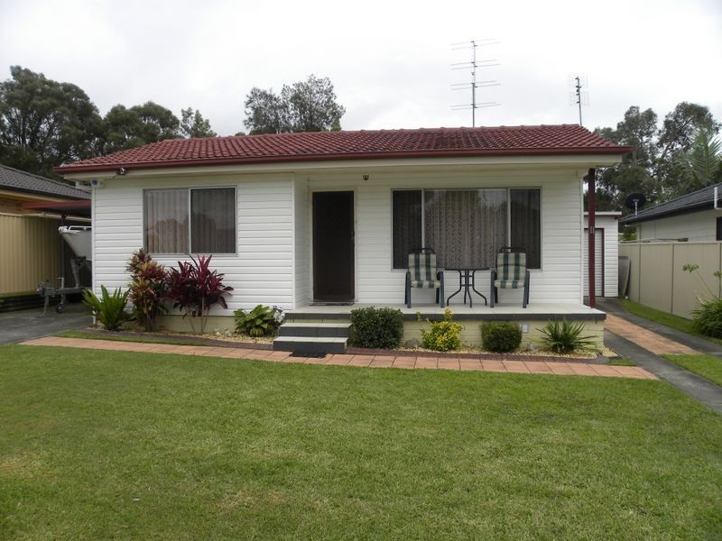 11 Danbury Avenue, Gorokan NSW 2263
