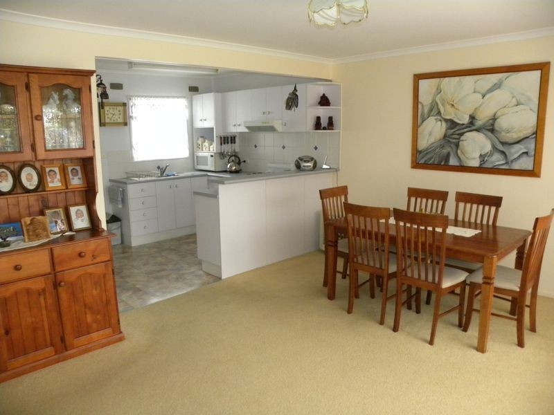 11 Danbury Avenue, Gorokan NSW 2263