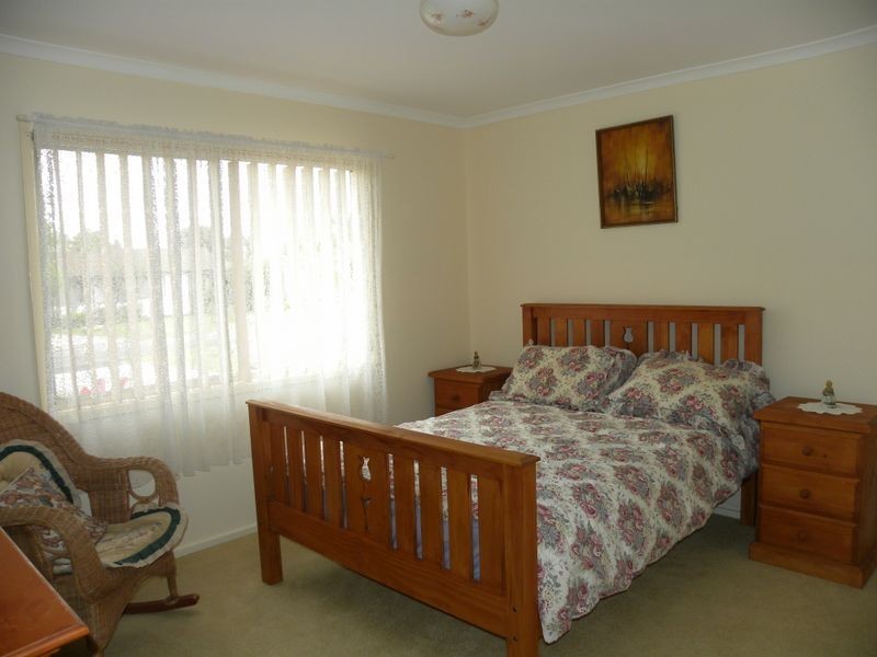 11 Danbury Avenue, Gorokan NSW 2263