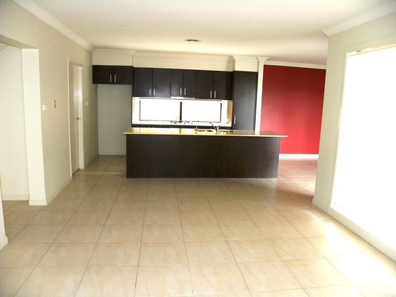 18 Kooindah Boulevard, Wyong NSW 2259