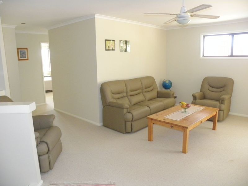 263 Johns Road, Wadalba NSW 2259