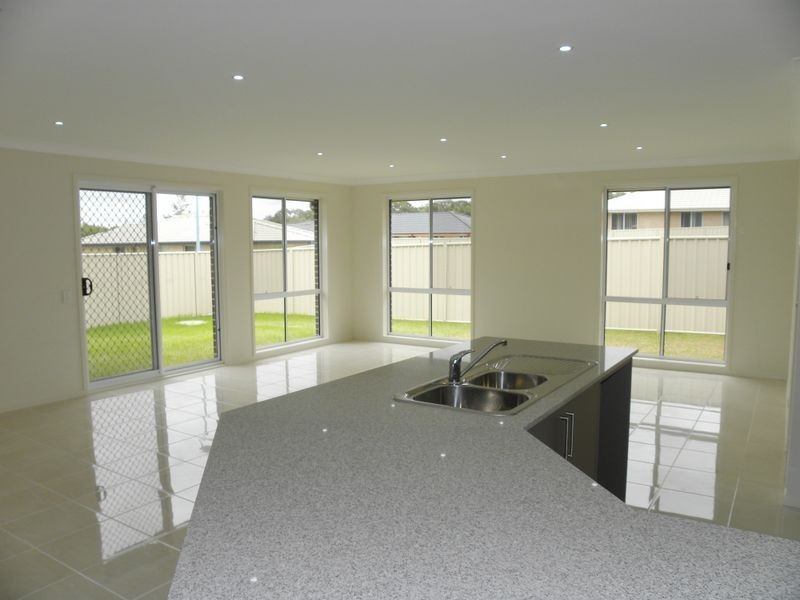 125 Orchid Way, Wadalba NSW 2259