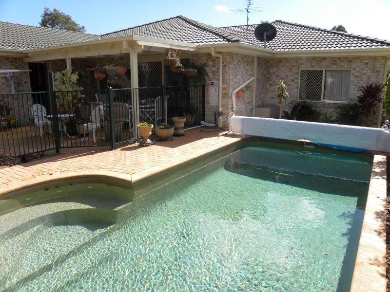 14 Twin lakes Drive, Lake Haven NSW 2263