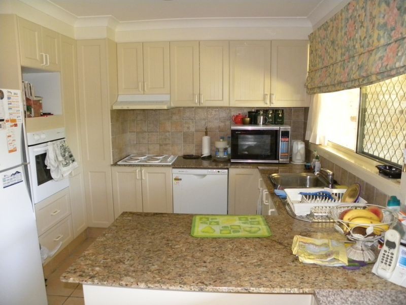 14 Twin lakes Drive, Lake Haven NSW 2263