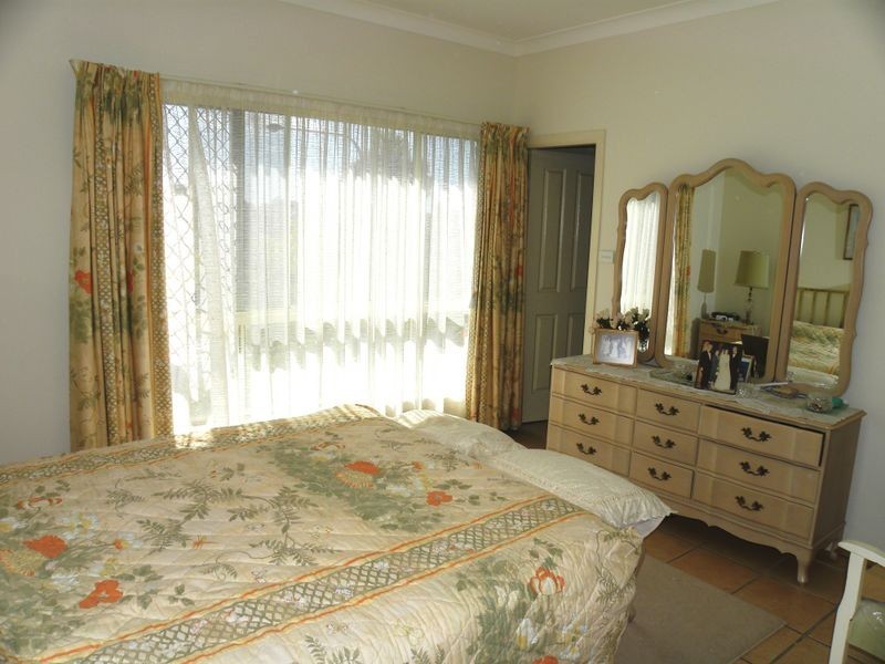 14 Twin lakes Drive, Lake Haven NSW 2263