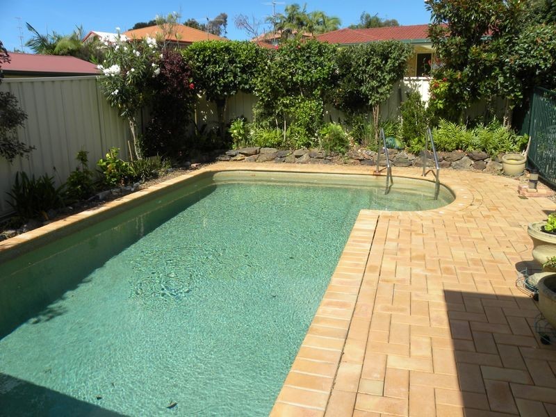 14 Twin lakes Drive, Lake Haven NSW 2263