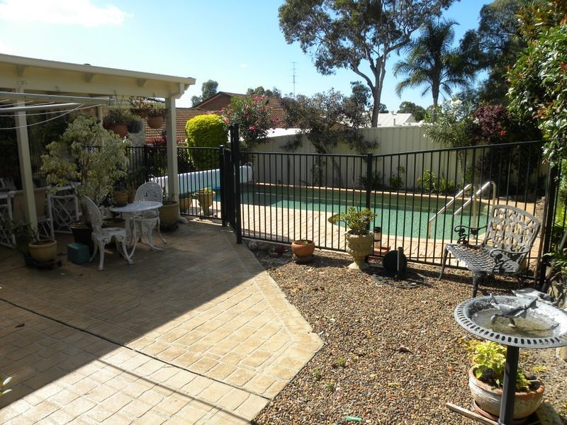 14 Twin lakes Drive, Lake Haven NSW 2263