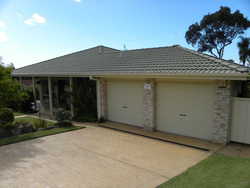 14 Twin lakes Drive, Lake Haven NSW 2263