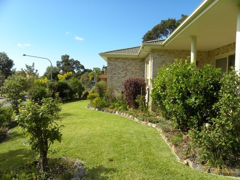 14 Twin lakes Drive, Lake Haven NSW 2263