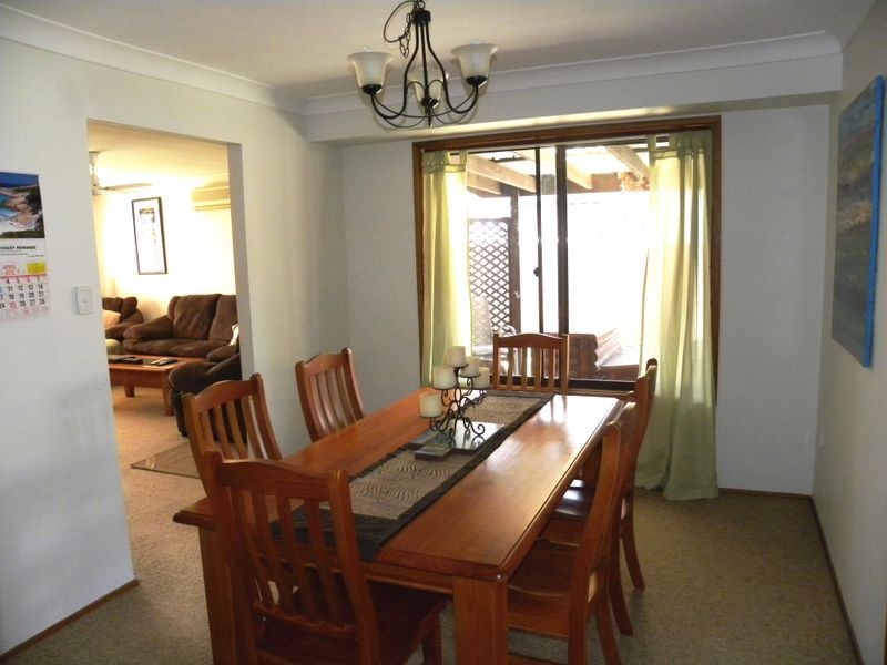 34 Merrendale Avenue, Gorokan NSW 2263