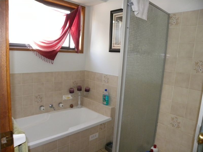 34 Merrendale Avenue, Gorokan NSW 2263