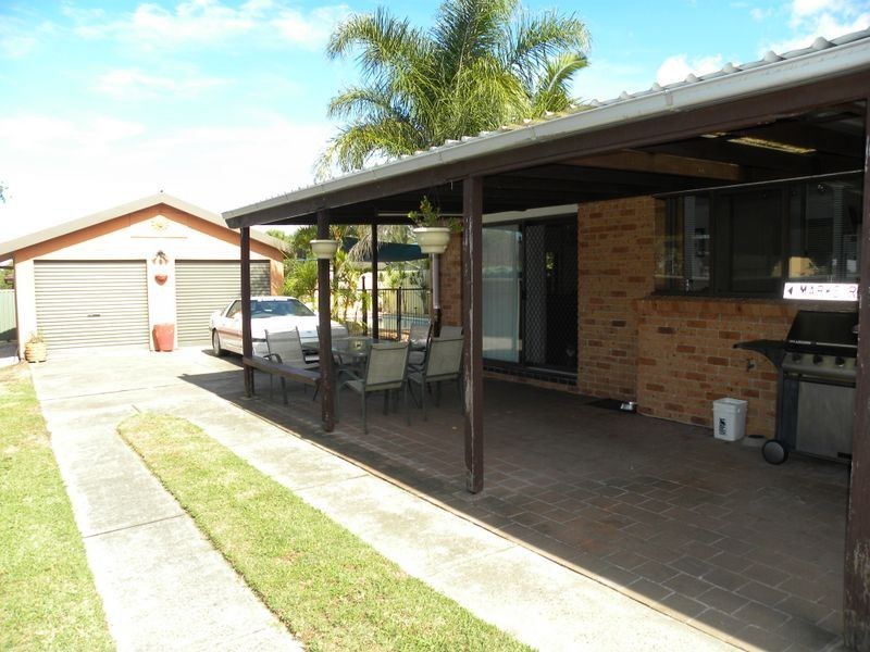 34 Merrendale Avenue, Gorokan NSW 2263
