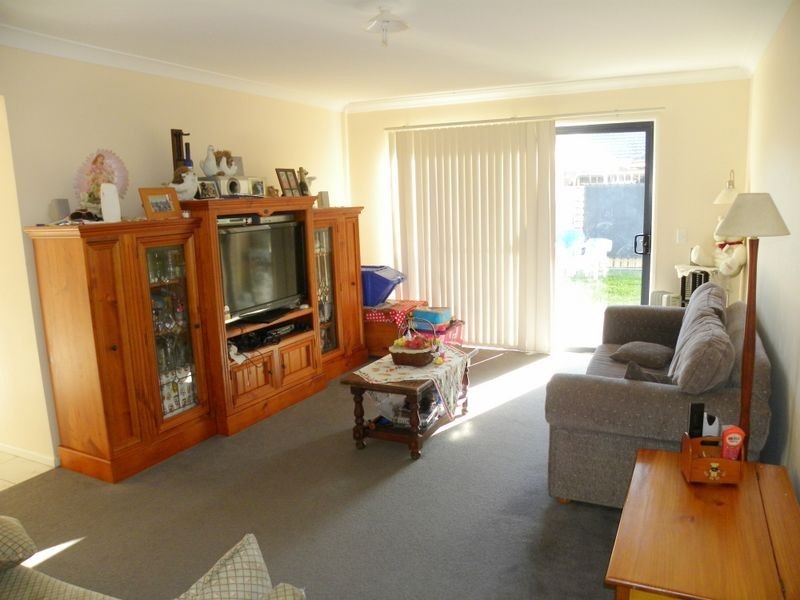 8 Waterhen Close, Blue Haven NSW 2262