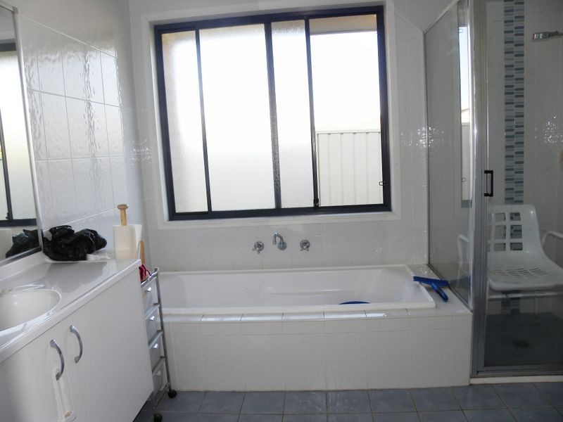 8 Waterhen Close, Blue Haven NSW 2262