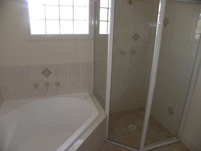 3A Twin Lakes Drive, Lake Haven NSW 2263