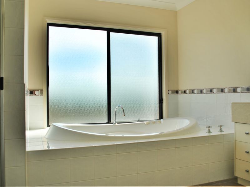 14 Weaver Cres, Watanobbi NSW 2259