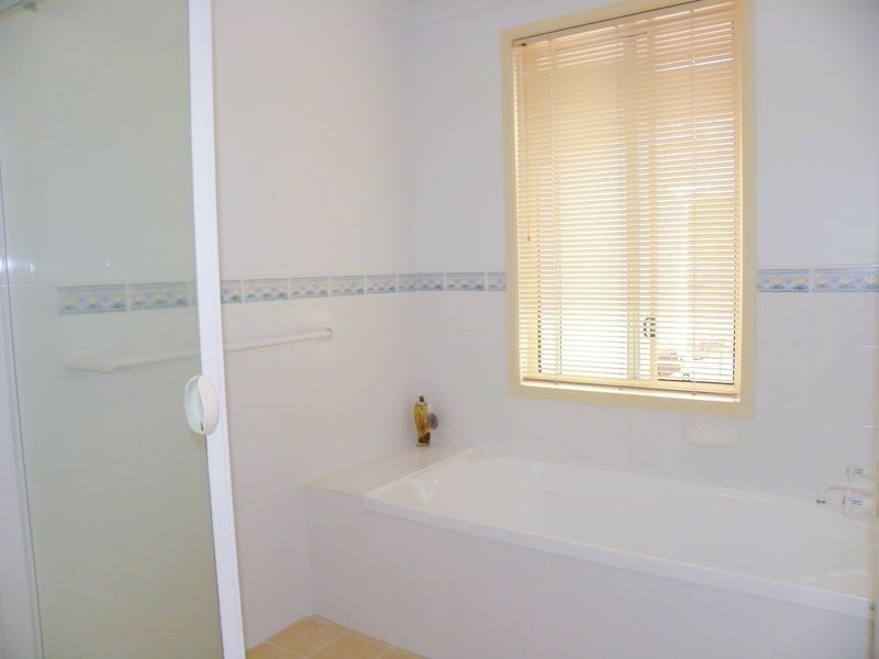 10 De Havilland Circuit, Hamlyn Terrace NSW 2259
