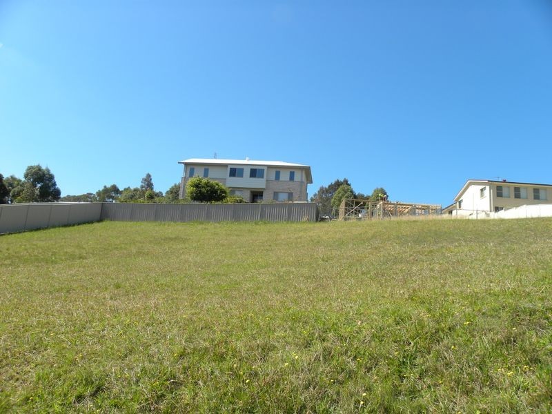 5 Weaver Crescent, Watanobbi NSW 2259