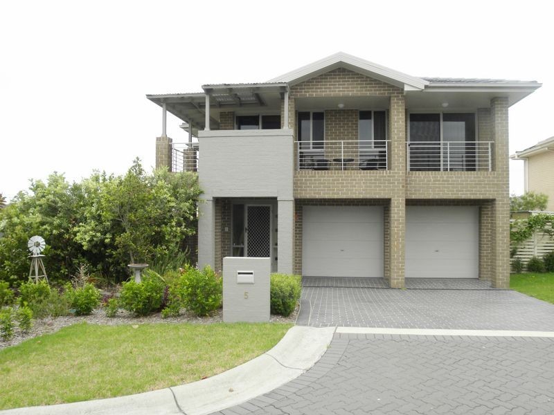 5 Bede Way, Woongarrah NSW 2259