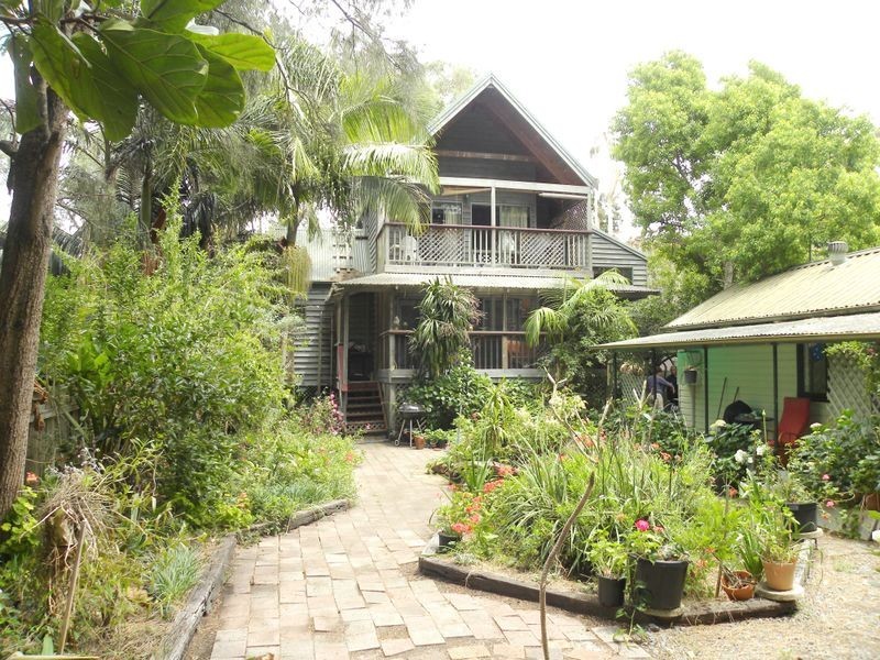 10 Henry Street, Chittaway Point NSW 2261