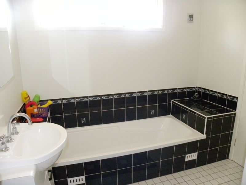14 Meadow Road, Watanobbi NSW 2259