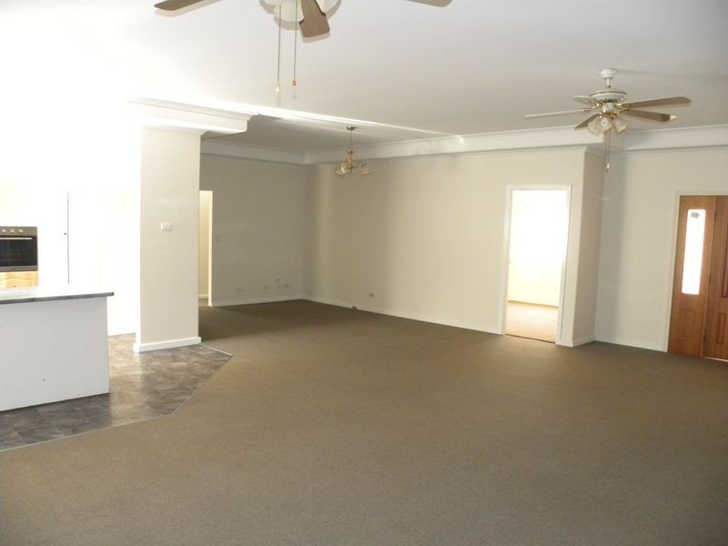 658 Dickson Road, Jilliby NSW 2259