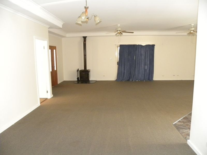 658 Dickson Road, Jilliby NSW 2259