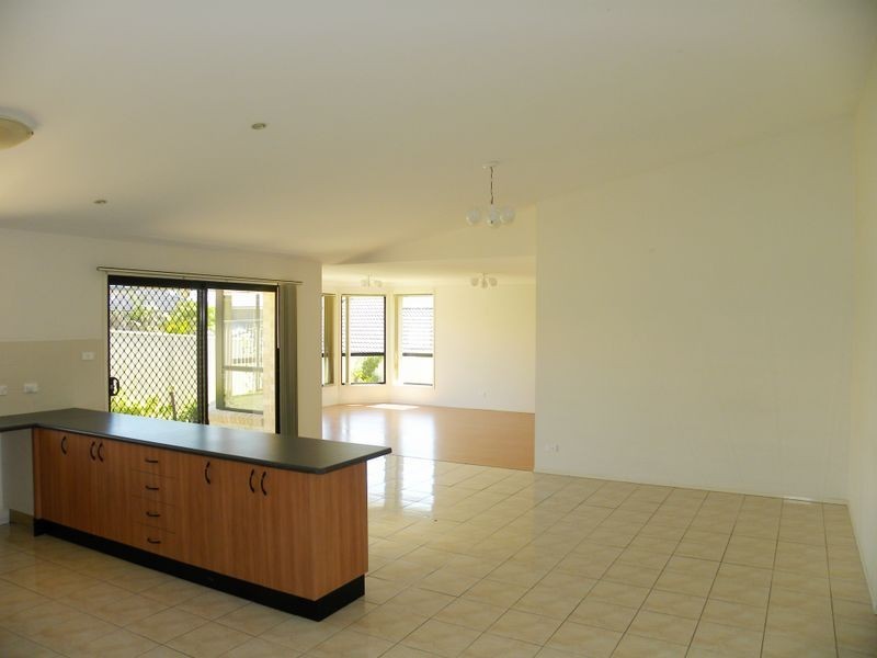 14 Foxtail Crescent, Woongarrah NSW 2259