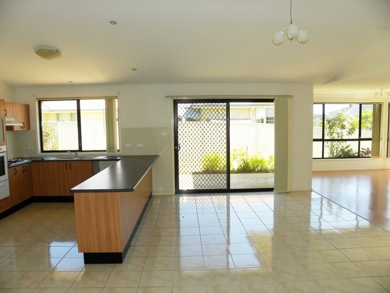 14 Foxtail Crescent, Woongarrah NSW 2259