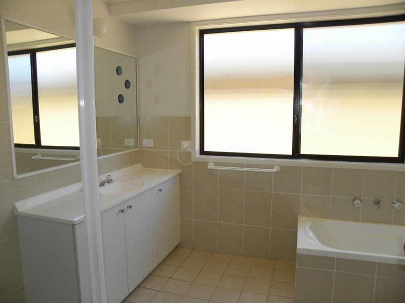 14 Foxtail Crescent, Woongarrah NSW 2259