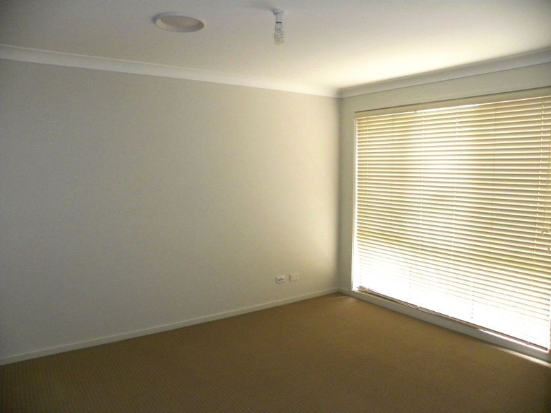 10 Drovers Way, Wadalba NSW 2259