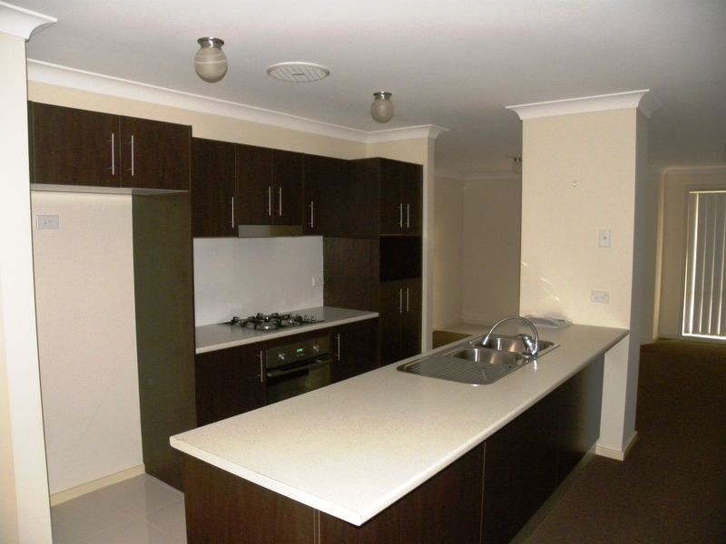 2/2a Nicole Close, Watanobbi NSW 2259