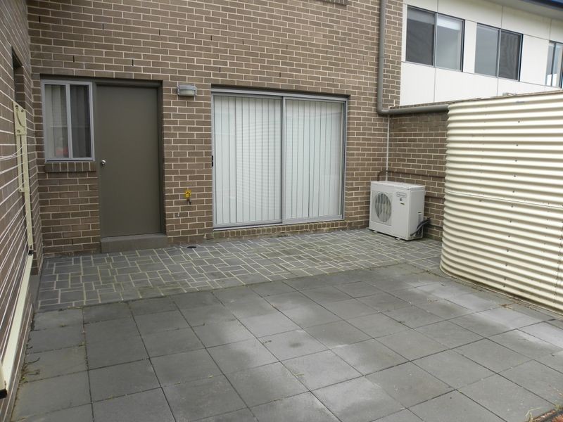 2/2a Nicole Close, Watanobbi NSW 2259