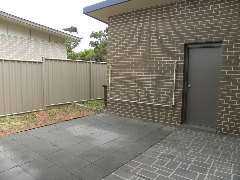 2/2a Nicole Close, Watanobbi NSW 2259