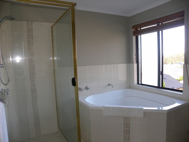 265 Johns Road, Wadalba NSW 2259